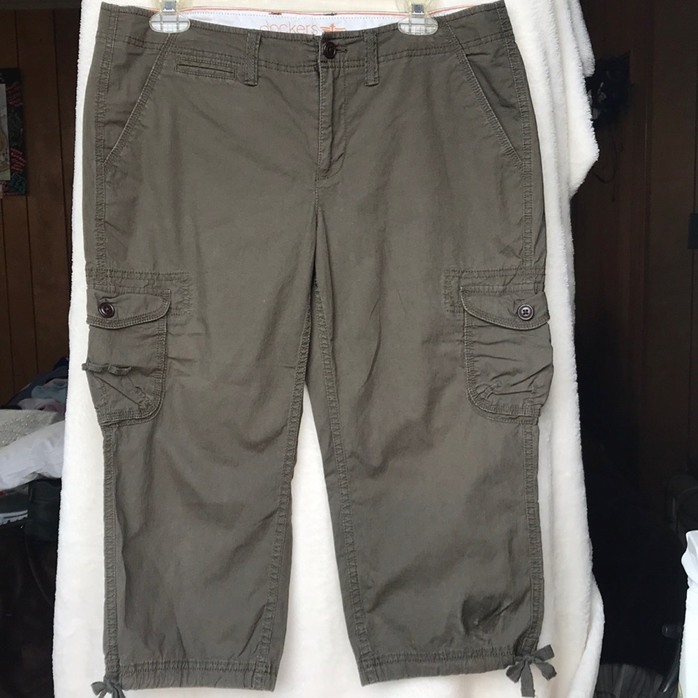 Dockers cargo capris 10